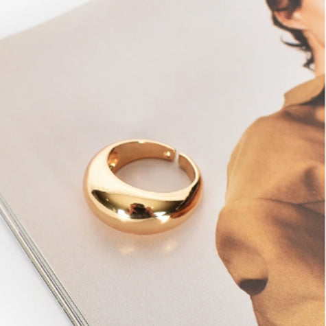 Amor Chunky Oval Adjustable Gold Ring